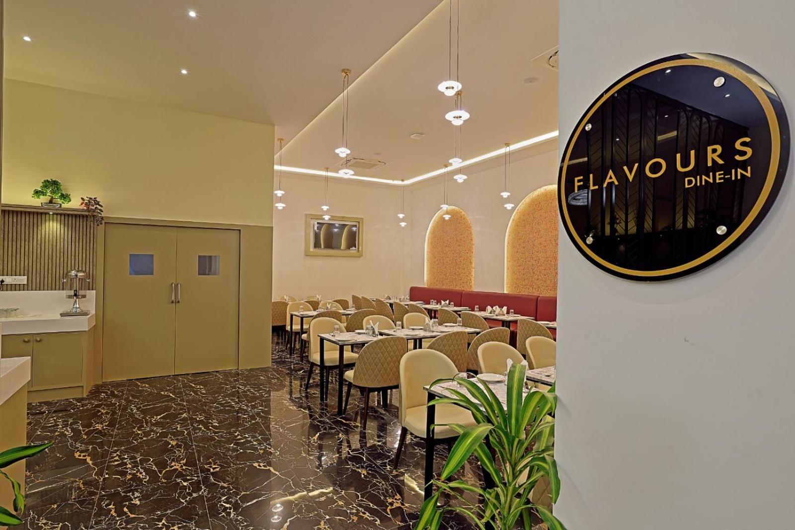 Grand Continent Hotel Gachibowli Near Us Consulate Exteriör bild