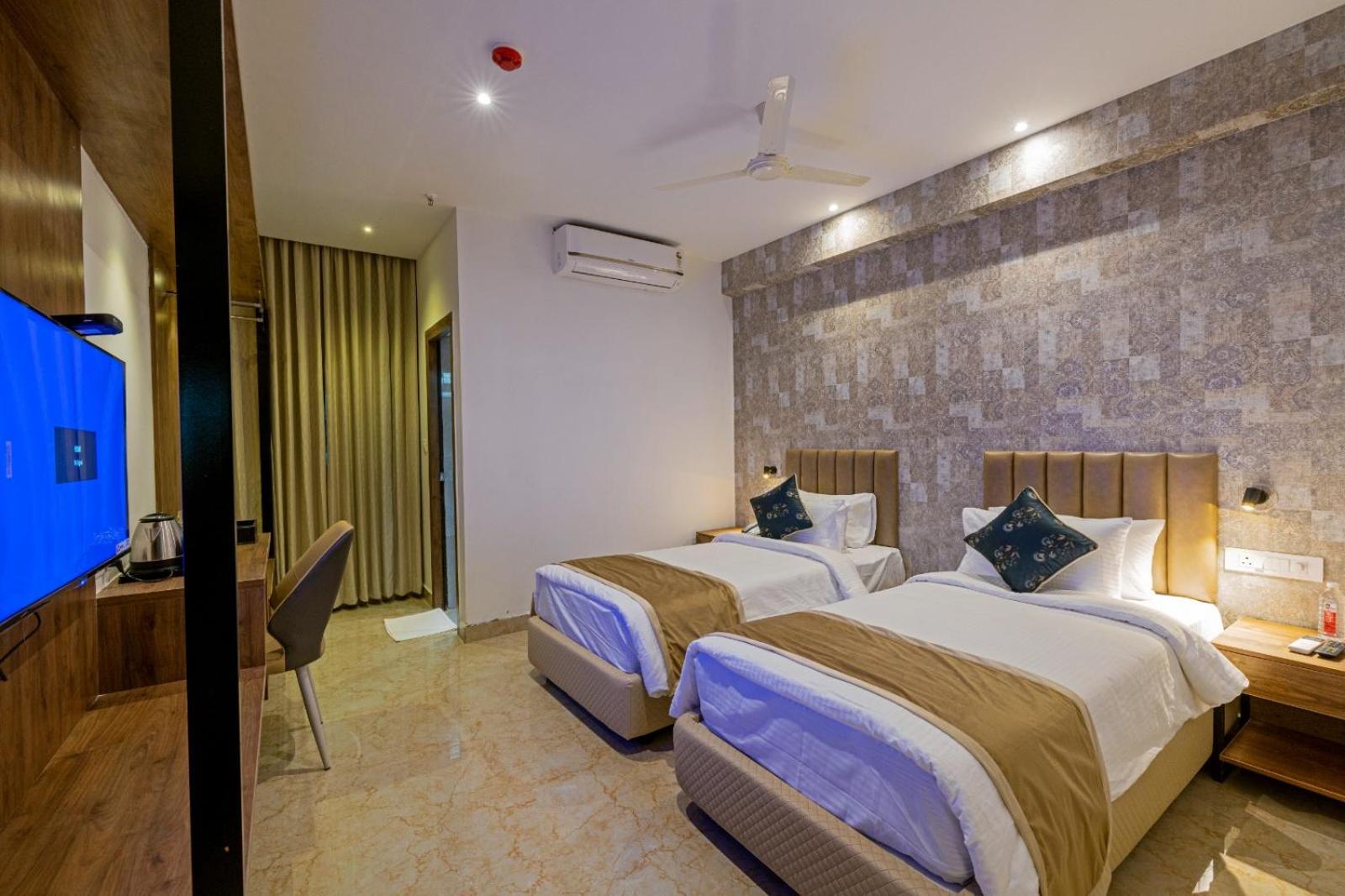 Grand Continent Hotel Gachibowli Near Us Consulate Exteriör bild